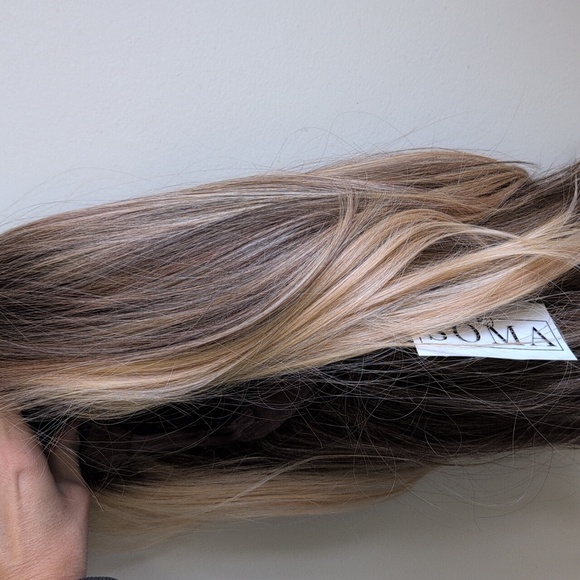 NWT-  Soma Brand Wig-Stylish Blonde and Brown- Infinity Love - Picture 4 of 5